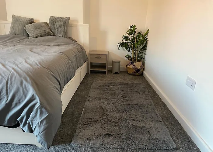 Spacious 4-Bedroom House In Manchester